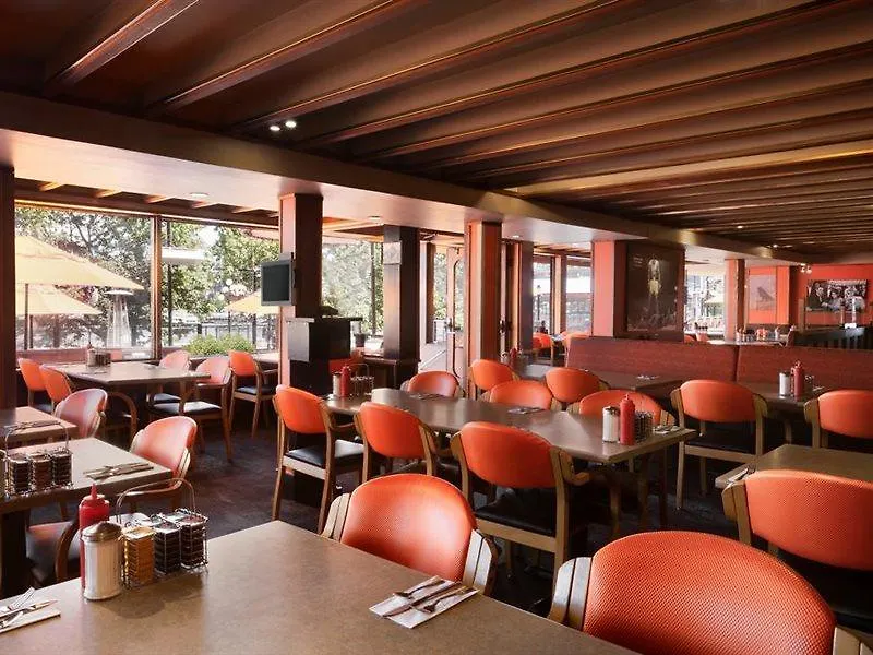 Days Inn By Wyndham Victoria On The Harbour Hotel