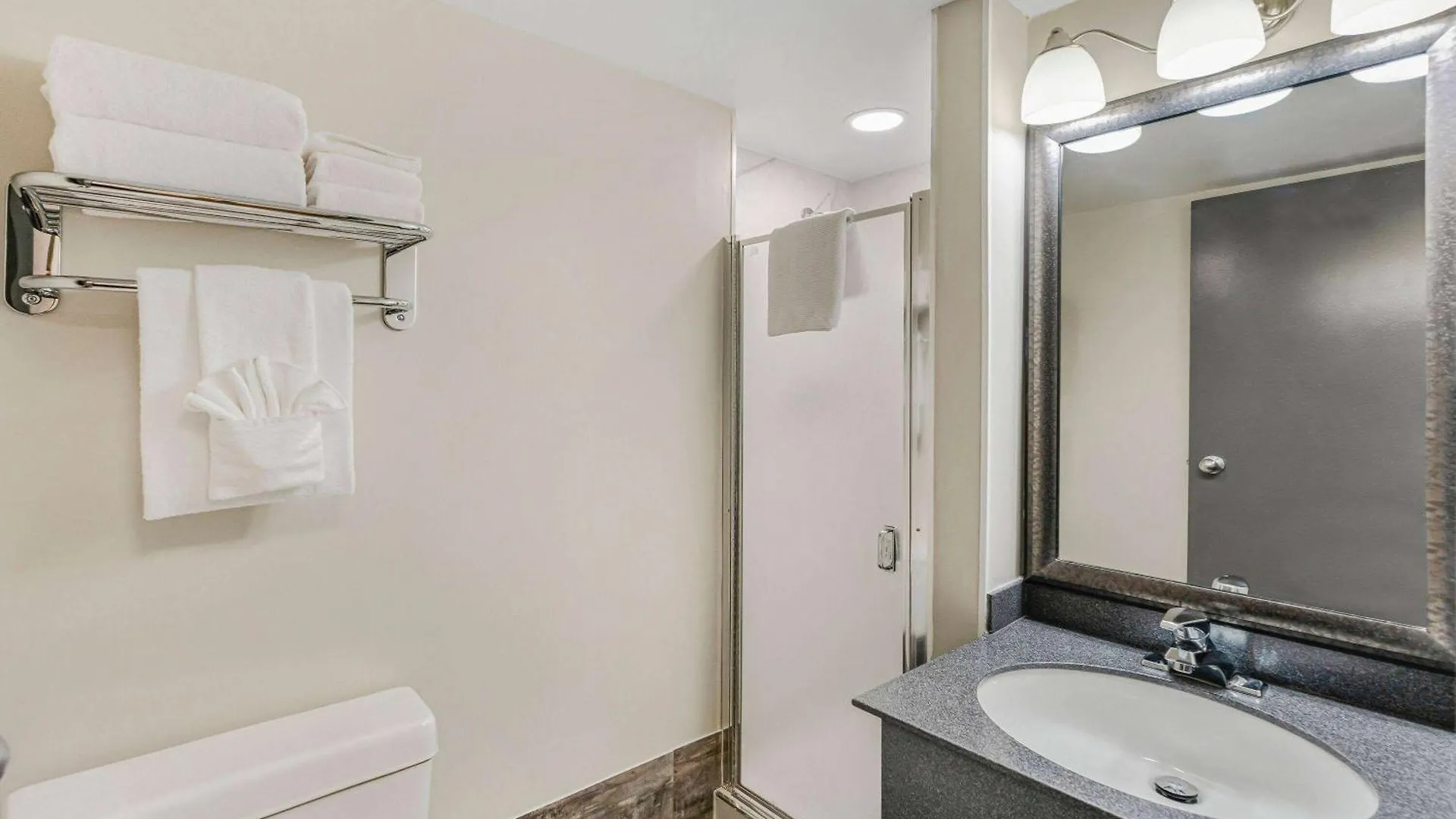 Days Inn By Wyndham Victoria On The Harbour 3*,  Canada