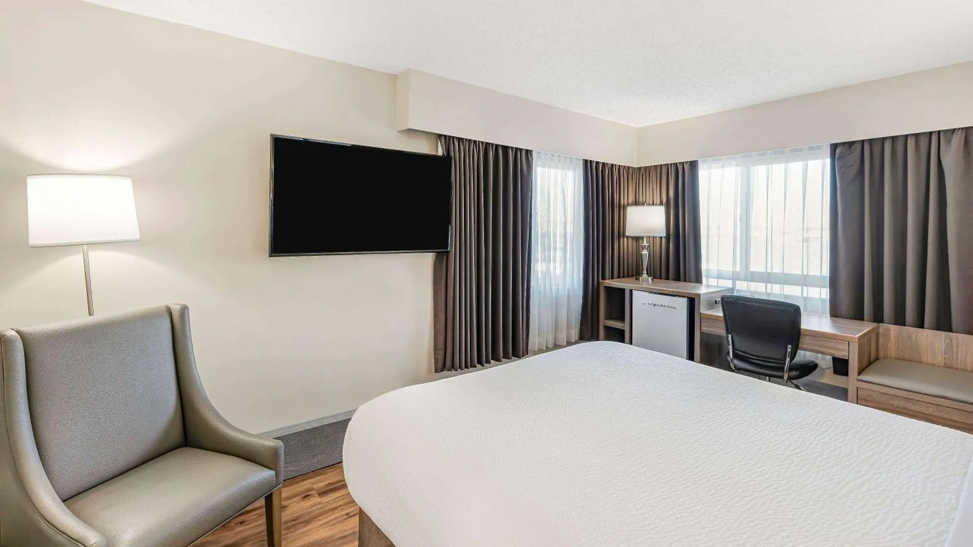 Days Inn By Wyndham Victoria On The Harbour Hotel