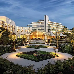 Hotel At Laurel Point ****